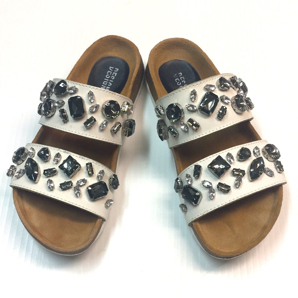 Design Lab Women’s White Leather Slides with Bling Embellishments. Sz 5.